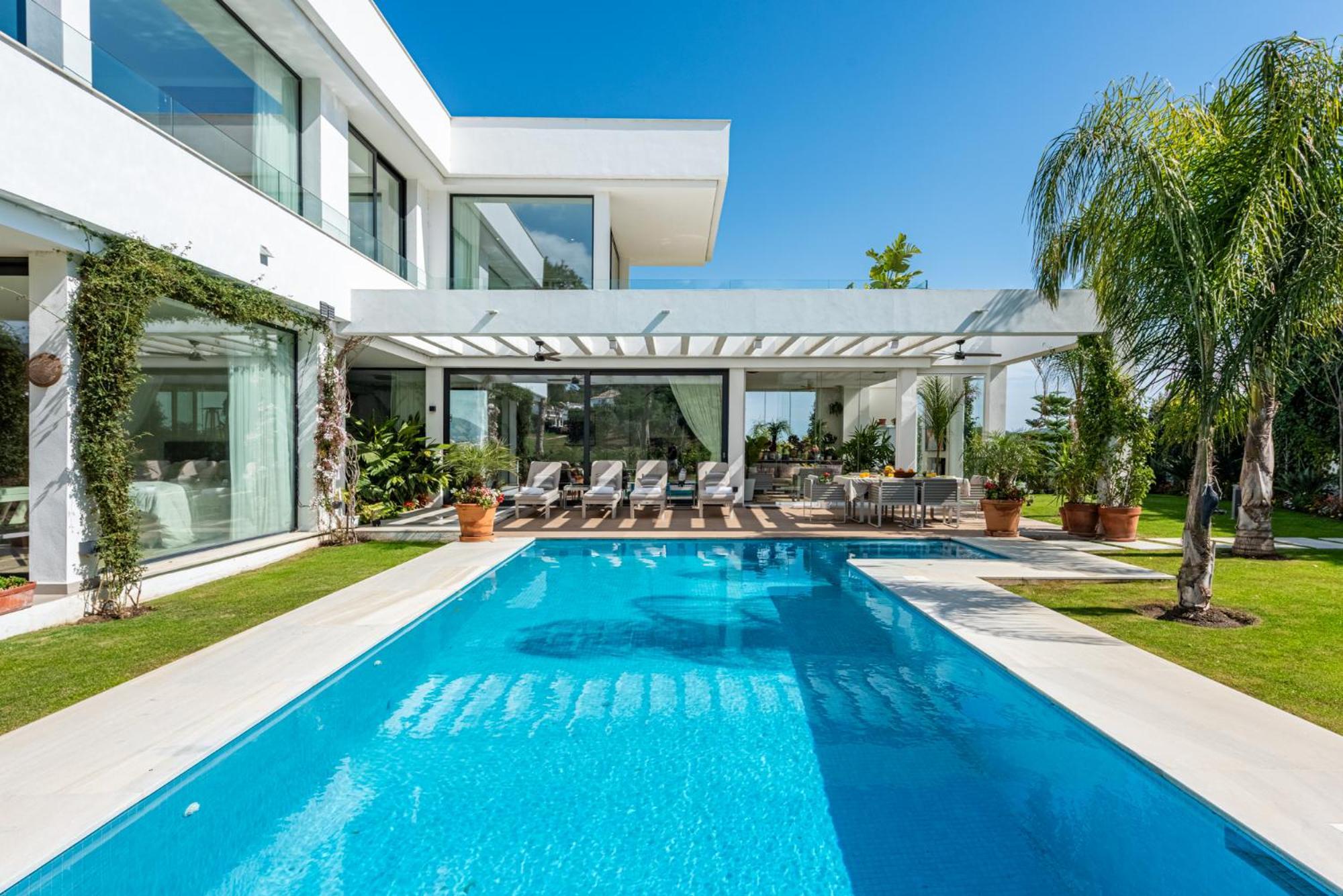 12 Guests - Prime Golf Villa Oasis - Malaga Host * Malaga